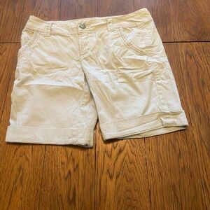 BKE Women's Tan Bermudas